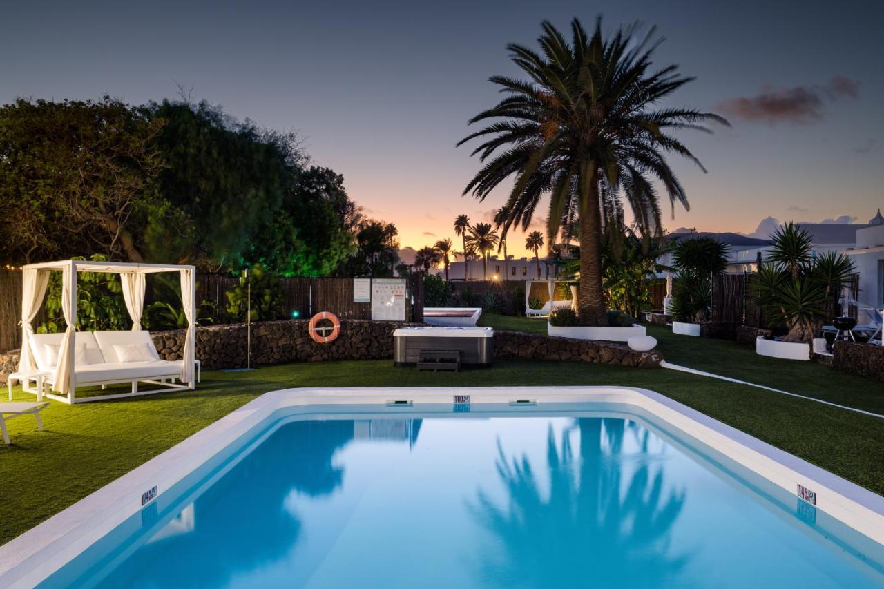 Villas New Lanzasuites Playa Blanca  Bagian luar foto