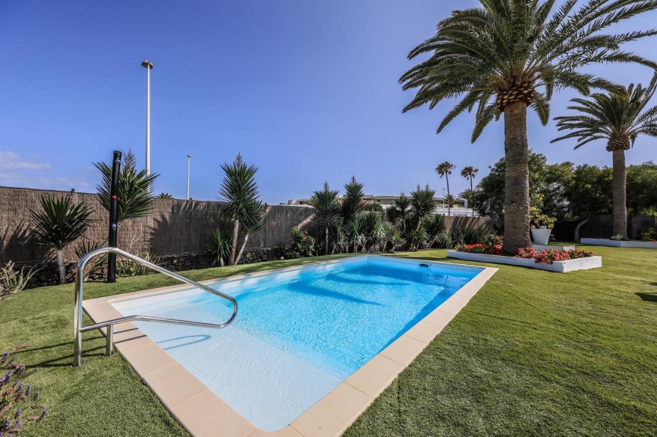 Villas New Lanzasuites Playa Blanca  Bagian luar foto